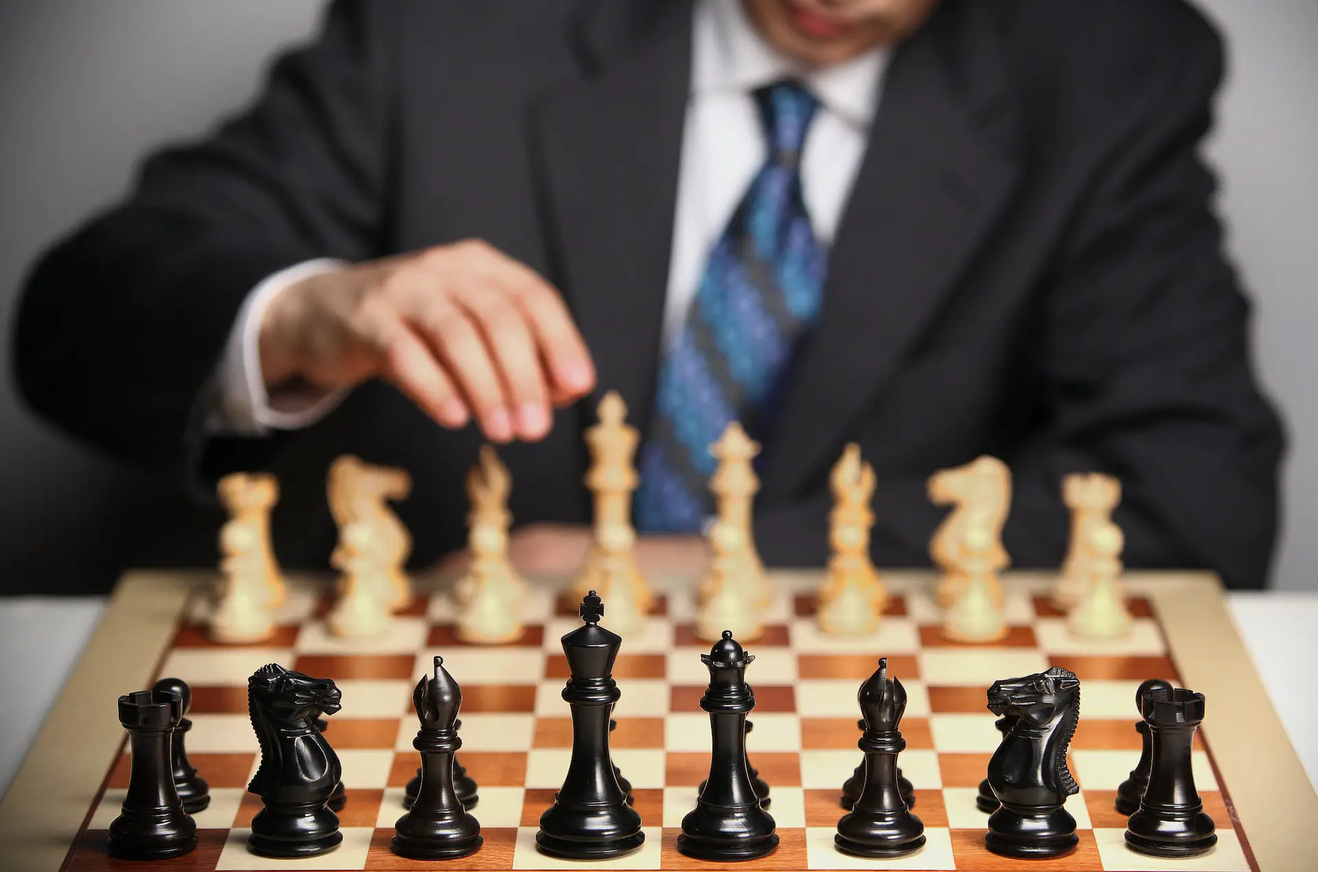 How much do professional chess players make