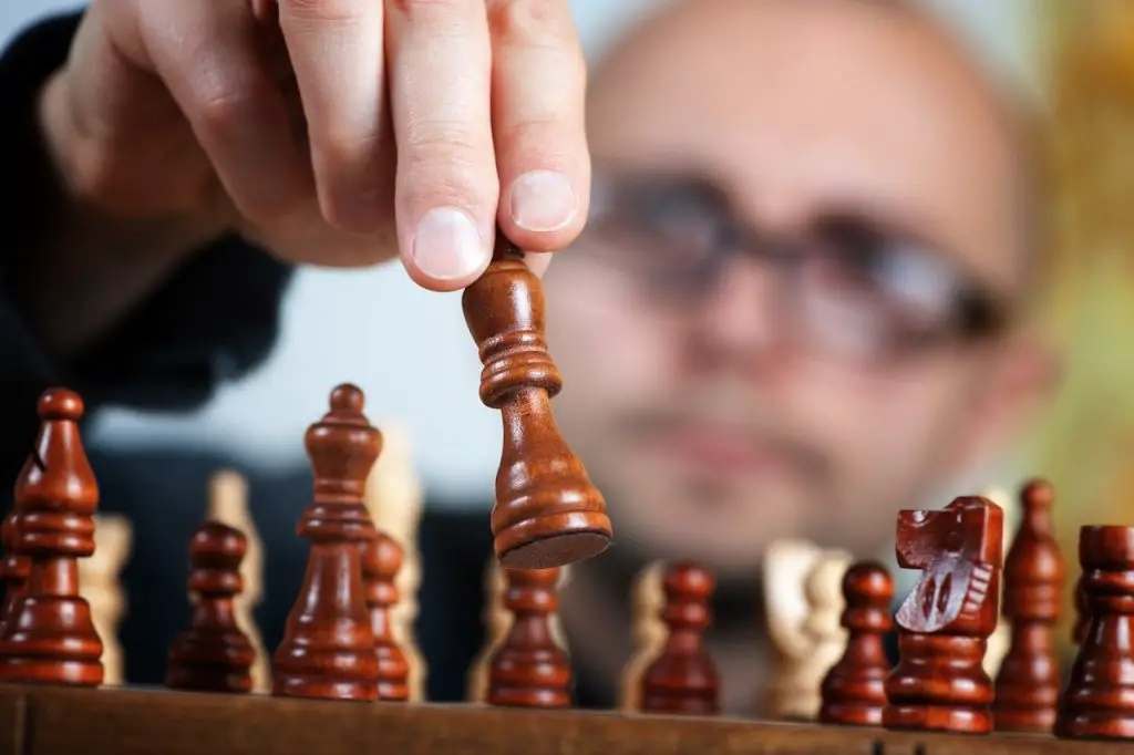 How do chess grandmasters make a living?