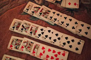 games similar to solitaire
